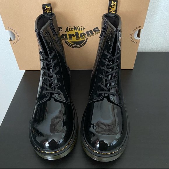 NIB Dr. Martens 1460Y Black Patent Leather Women's Boots - Picture 8 of 12